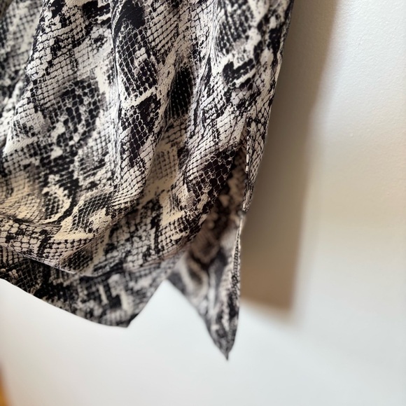 🎉4/30$🎉 NWT Reitmans Snakeskin Print Shirt Dress - Size 6 - Picture 5 of 7